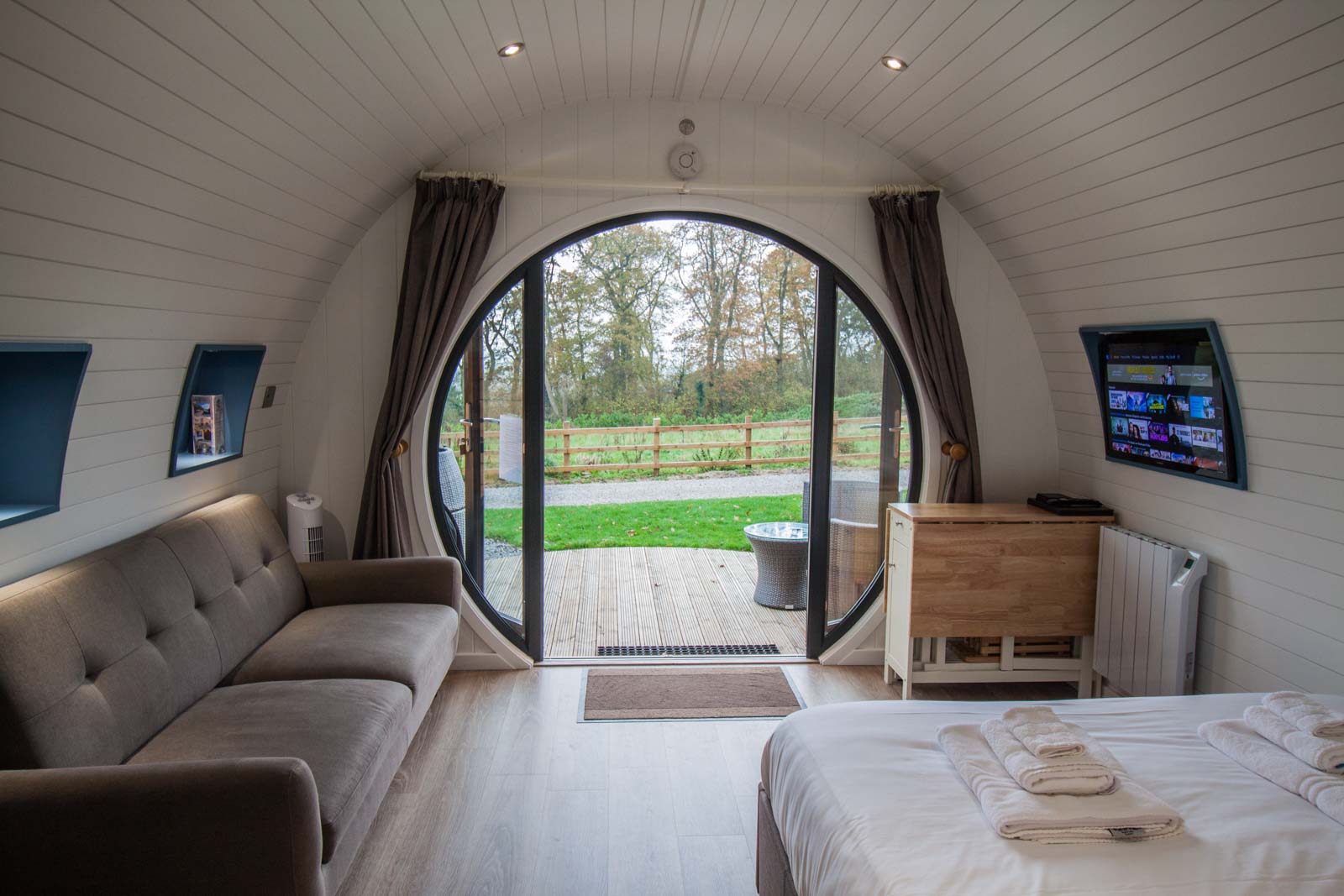 Family Glamping Pod Sleeps 4 High Oaks Grange